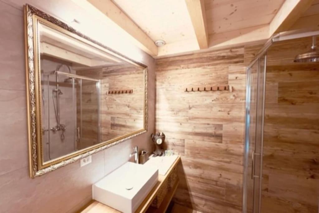 Chic Small New Apartment Up To 4 People, Pets Allowed Lens Exteriör bild