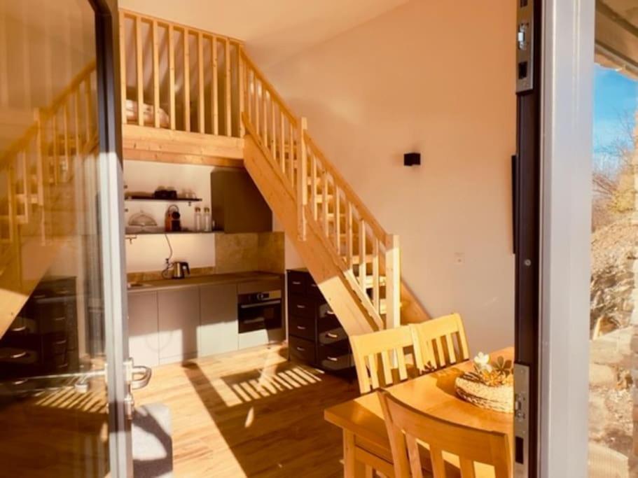 Chic Small New Apartment Up To 4 People, Pets Allowed Lens Exteriör bild