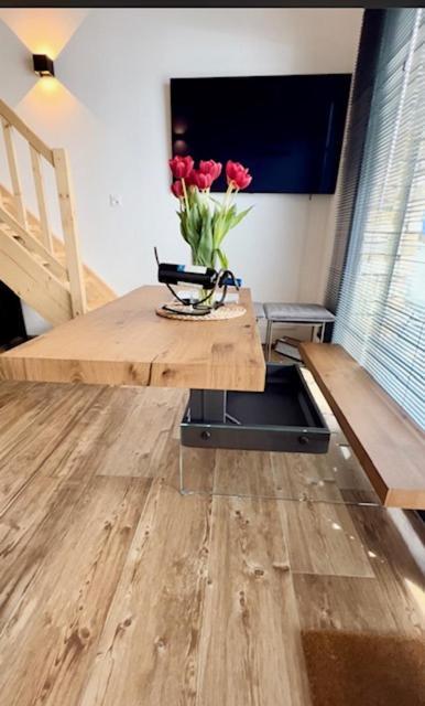 Chic Small New Apartment Up To 4 People, Pets Allowed Lens Exteriör bild